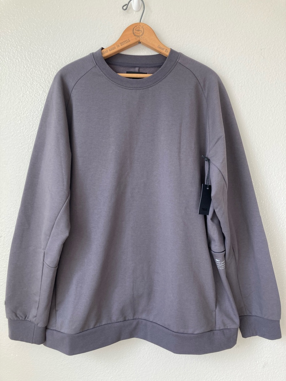 Nwt True Future Staples Crewneck water resistant sweatshirt pullover sz XL